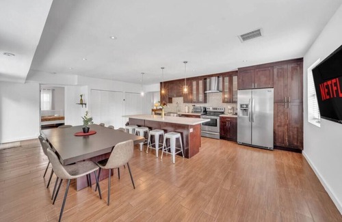 North Miami House | Villa del Mar | Stylish Pool