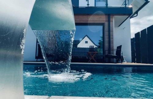 Niederkassel Villa | Villa Dreamy Vibes mit Privatem Pool & Rheinblick