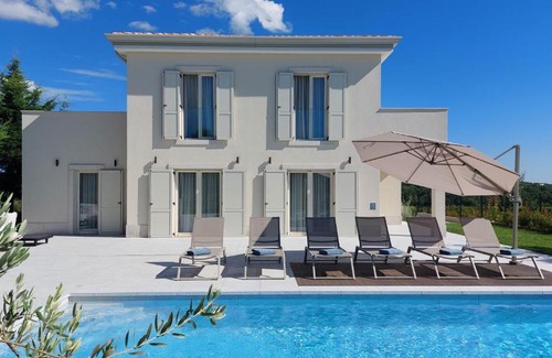 Vizinada Villa | Villa Eden Hill