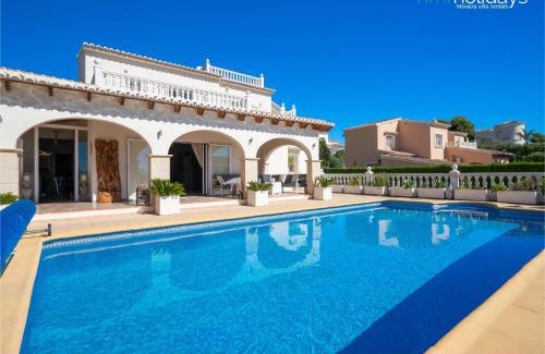 Pinar del Advocat Villa | Villa Eliana by HMR Holidays