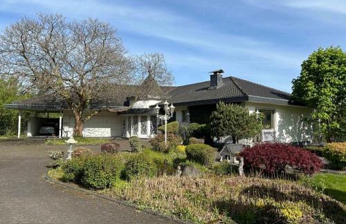 Engelskirchen House | Villa Engelskirchen