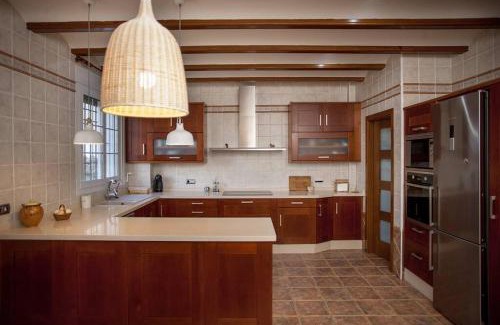 Navarres Villa | Villa española, Casa del Nene