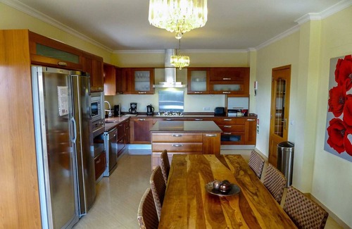 Conceicao Villa | Villa Flora Martins, 4 bedrooms, pool and fantastic view