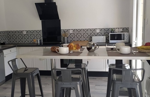 Kerherou Villa | Villa for 8 people with swimming pool and jacuzzi in a quiet seaside location