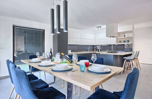 Kastel Villa | Villa Fortuna - in historic town Buje with 4 bedrooms and a pool, near the beach