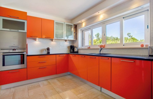 Foz do Arelho Villa | Villa 'Foz Fancy Fun' with Mountain View, Wi-Fi and Air Conditioning