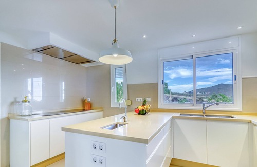 Chayofa House | Villa Ginevra, perfect for large groups, with Pool, Sauna & Garden