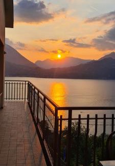 Perledo Villa | Villa gli Ulivi - Bariloche Lake & Mountain View