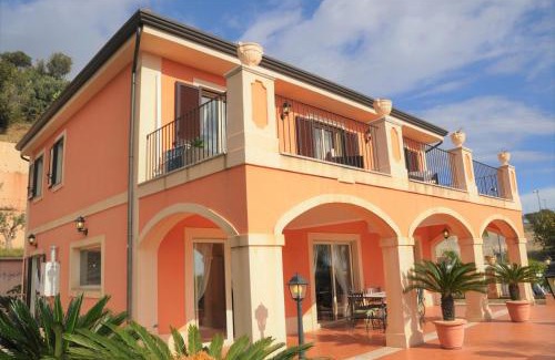 Savoca Villa | Villa Gramati