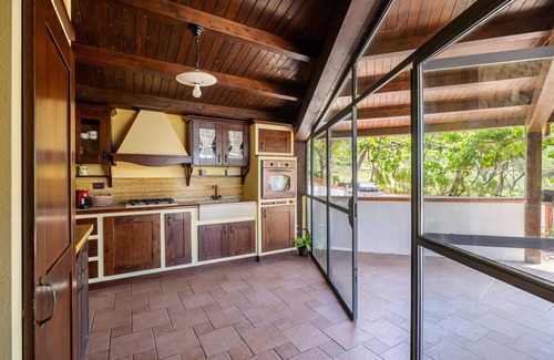 Polizzi Generosa Villa | Villa Granci con Piscina by Wonderful Italy