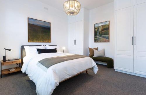 Invermay House | Villa Gwen: Character Home Moments from the City