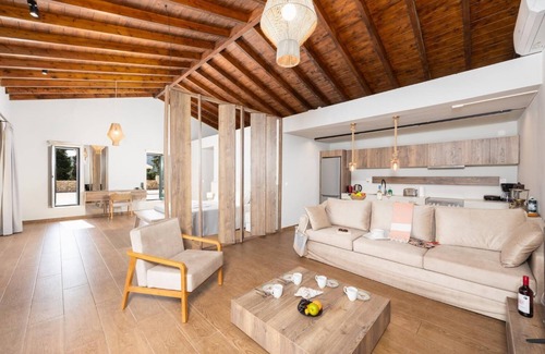 Rantatika Villa | Villa Hill View Ena - One Bedroom Villa, Sleeps 4