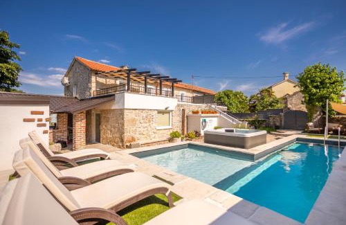 Gabonjin Villa | Villa Hrustika - heated pool, jacuzzi & sauna