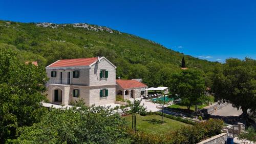 Prapatnica Villa | Villa IDOL