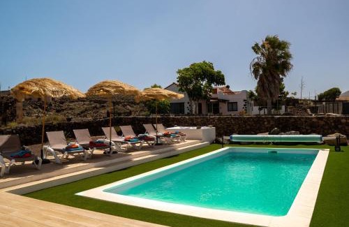 La Oliva House | Villa in Fuerteventura with private pool