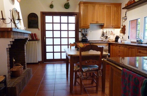 Las Navas Del Marques Villa | Villa in luxury community with tennis and pool in beautiful forest near Madrid