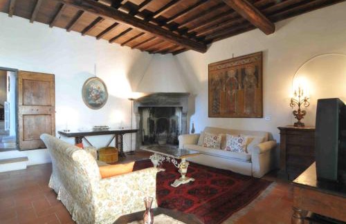 Oltrarno Villa | Villa in Private Estate,shared Pool,parking,3km to Ponte Vecchio
