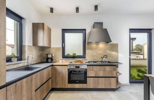 Vrznaveri House | Villa Isabela by Interhome