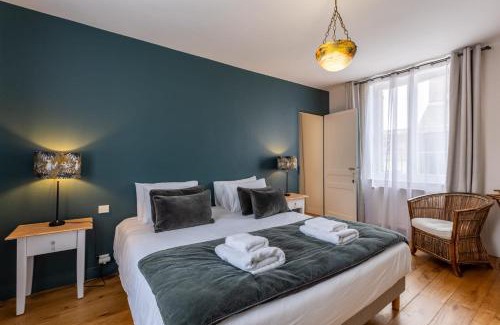 Honfleur Villa | Villa Jane'Laur Magnificent mansion with garden 11 P