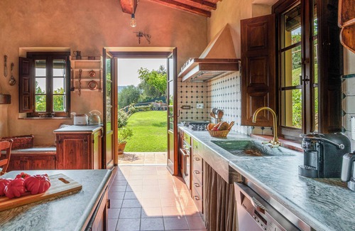 Corsanico Villa | Villa Jasmine 8, Emma Villas
