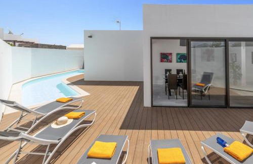 Matagorda Villa | Villa JJ Beach by Villa Plus