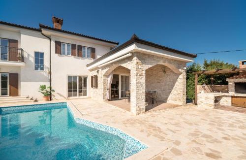 Kras Villa | Villa Kala-luxury villa, heated pool in a quiet area - by TRAVELER tourist agency Krk