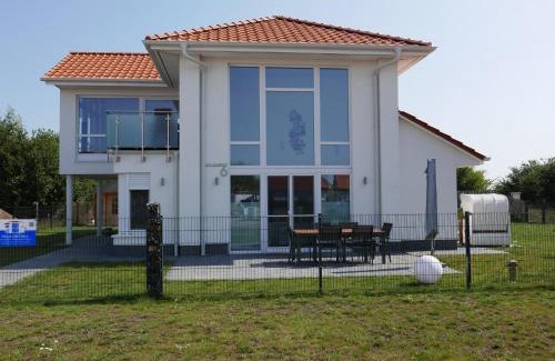 Trent House | Villa Kristall