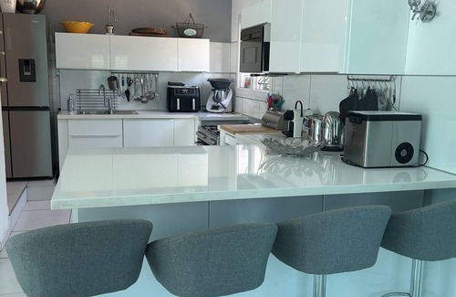 Neoules House | VILLA L'AZUREA