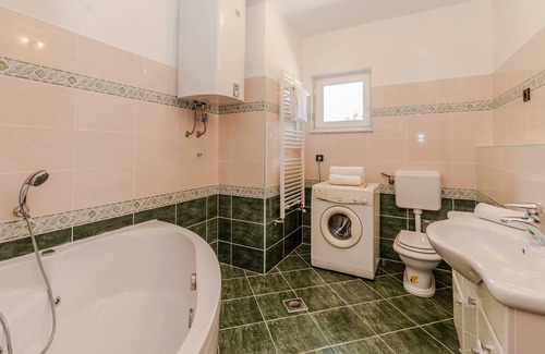 Lovinac Villa | Villa La Vita