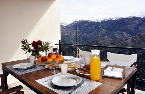 Lakkoi Villa | Villa Lakki Heated round pool Jacuzzi