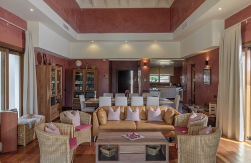 Benalup-Casas Vieja House | Villa "Lara" with Private Pool and Wi-Fi