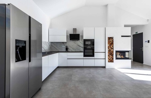 Gostinjac Villa | Villa Larra with heated pool & Jacuzzi