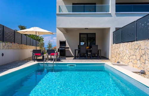 Milcetici Villa | Villa LARUS with private pool