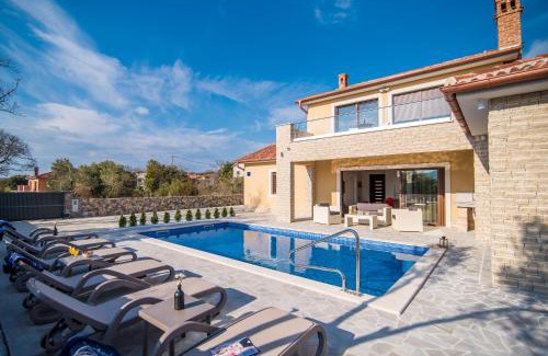 Pinezici Villa | Villa LAURA