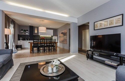 Primorski Dolac Villa | Villa Laurosa provide to you traditional Dalmatian style in the peaceful nature