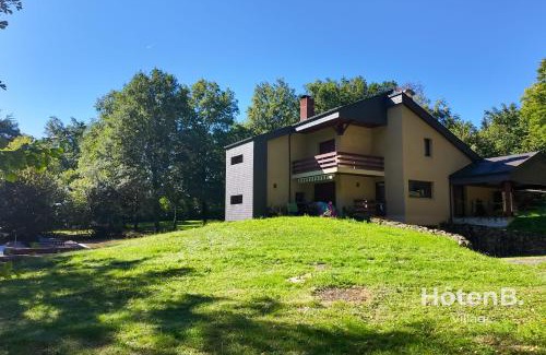 Feytiat House | Villa Les Chabannes Pool Billiards & Leisure