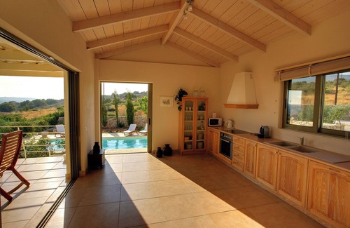 Karavados Villa | Villa 'Linatela Ideales Resort' with Sea View, Wi-Fi and Air Conditioning