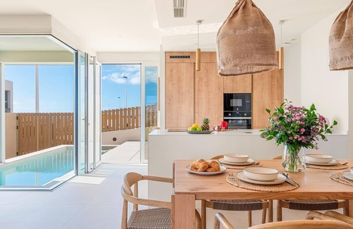 Fasnia Villa | Villa los Linos with heated plunge pool and garden