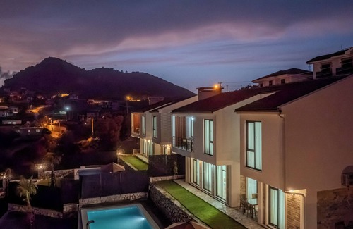 Sogut Villa | Villa LOTUSnözel havuzlu lüks villa,özel bahçe ve veranda , açık alanda, veranda