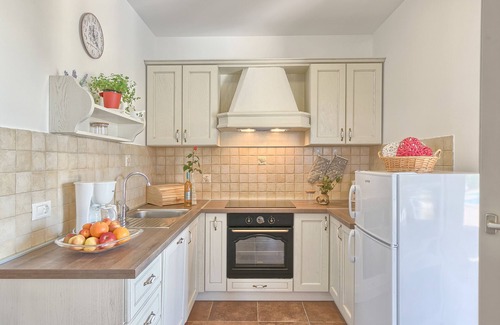 Peruski Villa | Villa Loverka near Pula only 3 km from the beach with sea view