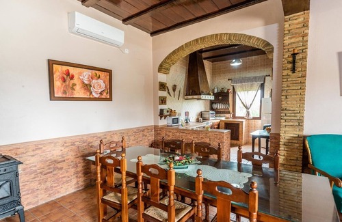 La Lantejuela Villa | Villa Lucrecia La Lantejuela by Ruralidays