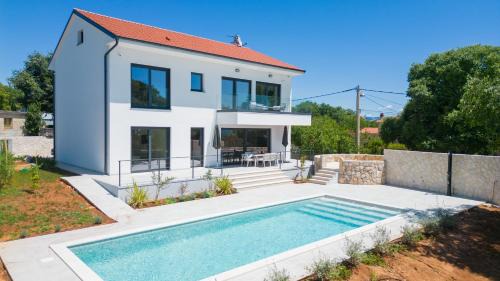 Garica Villa | Villa Lumiere