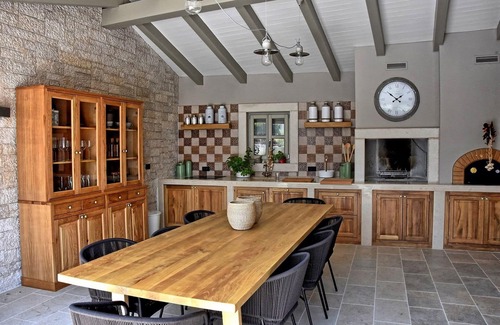 Pican Villa | Villa Magica with Pool