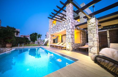Megala Chorafia Villa | Villa Majestic Crete heated pool and sauna