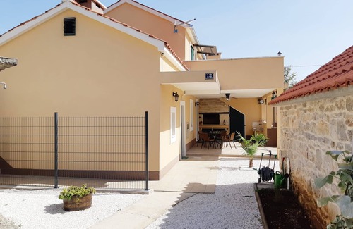 Lecevica House | Villa MariLu- Family house (82991-K1) - Lecevica