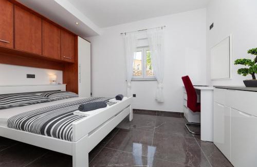 Garica Villa | Villa Mia