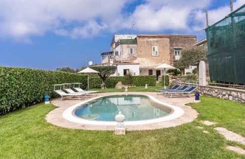 Schiazzano Villa | Villa Mimosa: Rustic Elegance, Panoramic Views & Pool
