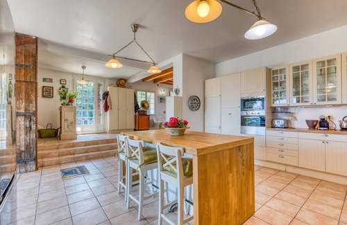 Cournonsec House | Villa 'Moun Mas' with Private Pool, Wi-Fi and Air Conditioning