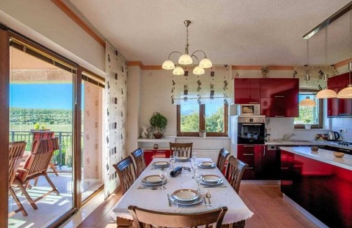 Drnis Villa | Villa Nature's Embrace