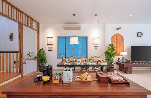 Cua Đai House | Villa Nautica on Seashore